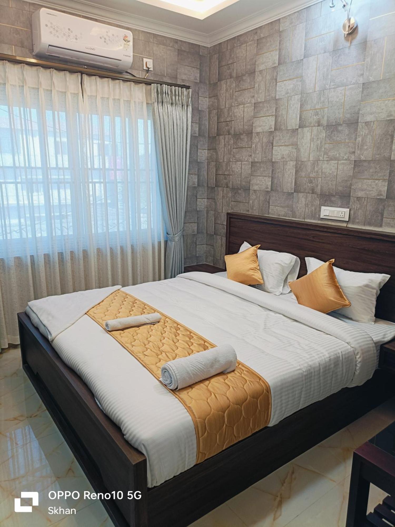فندق Golden Residency Kushālnagar المظهر الخارجي الصورة
